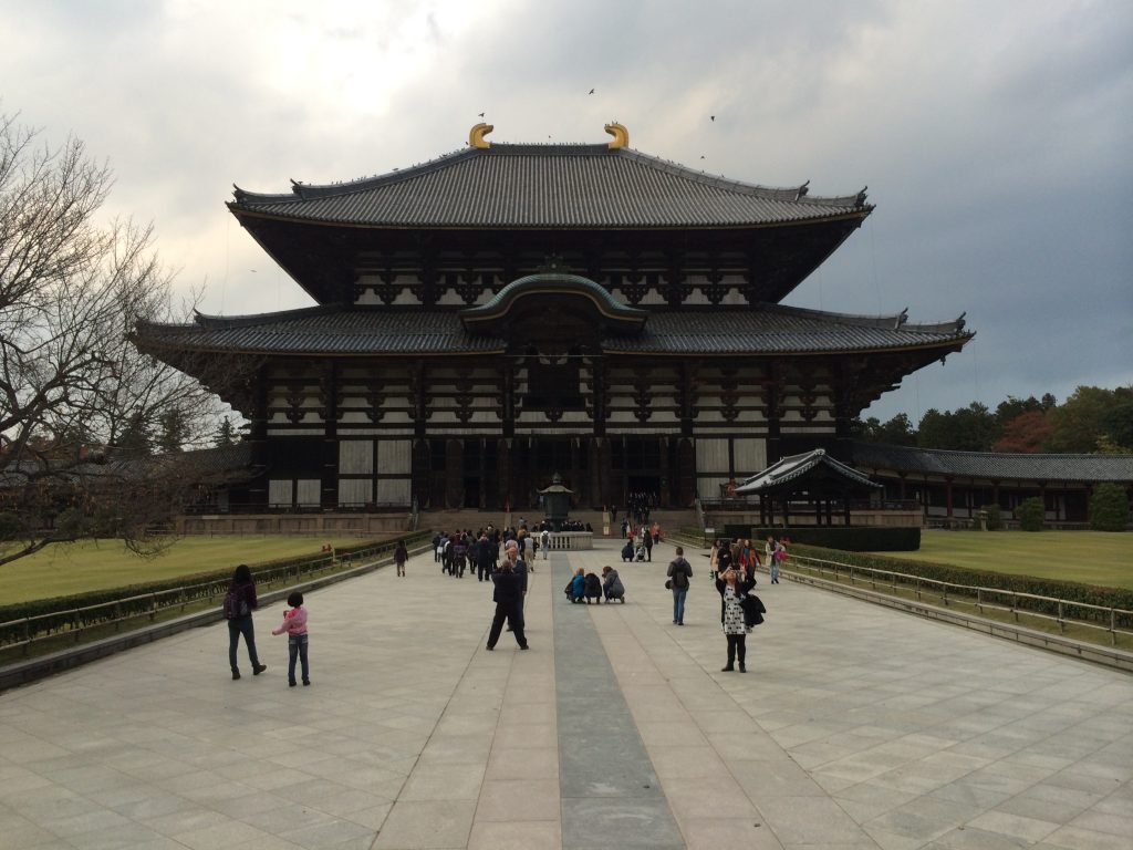 A front view of the temple. It is absolutely enormous.